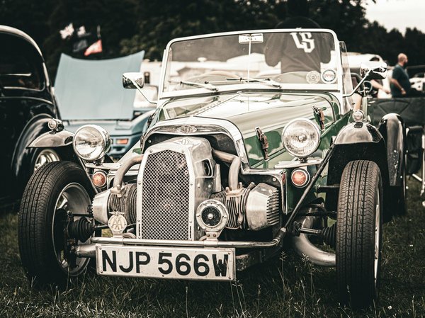 Découvrez le lit peigne van : confort et optimisation d'espace.